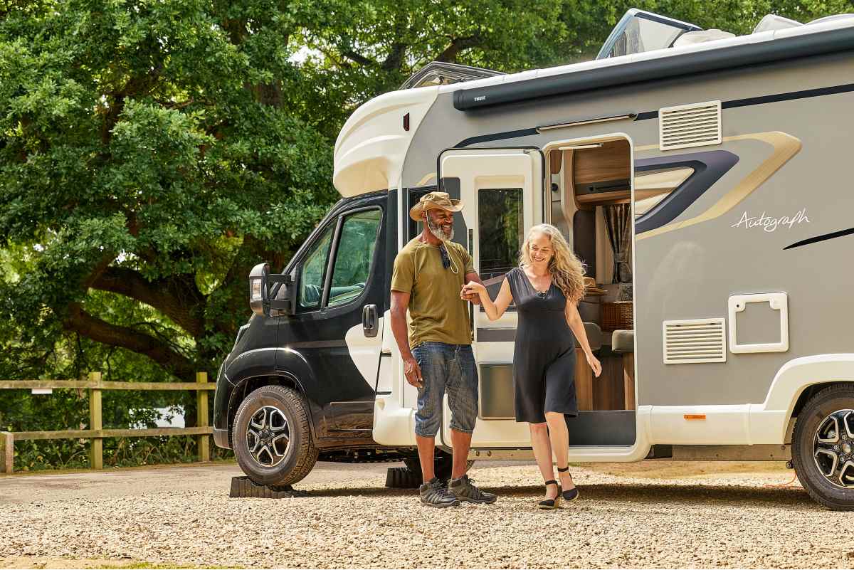 Bailey Expands Its Autograph Range With Two Clear Signals to the Market